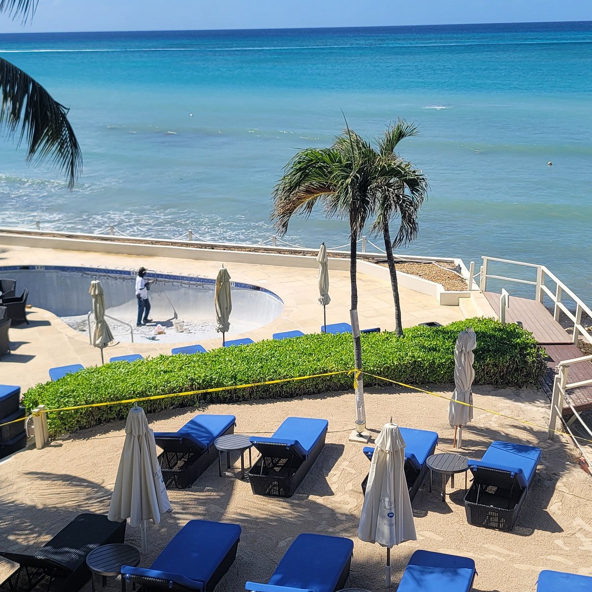 BEACH CLUB